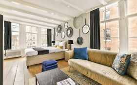 Spiegelgracht Apartments with Canal View